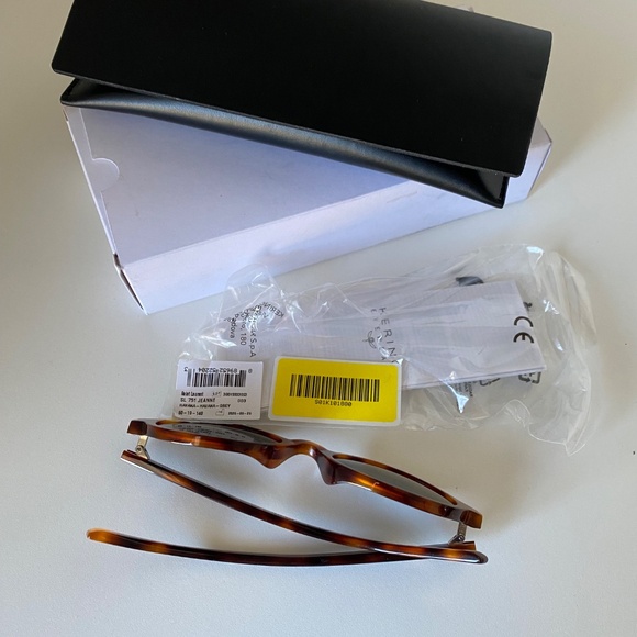 Saint Laurent Eyewear Jeanne sunglasses main image 5